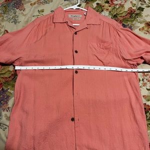 Tommy Bahama Relax Mens size  Small 100% Silk Short Sleeve button up Shirt